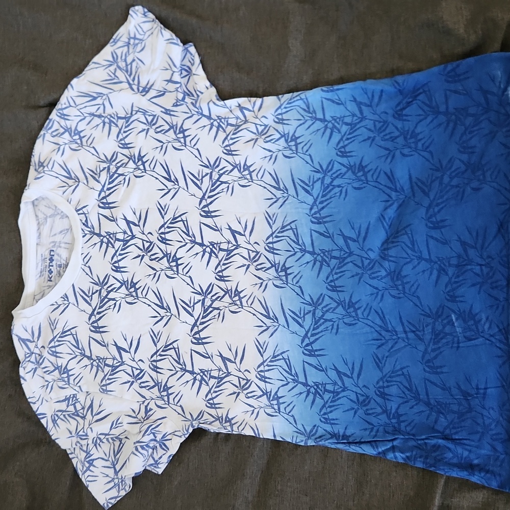 Blue and white ombre t shirt